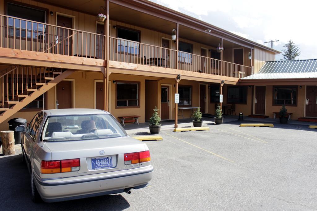 ליווינגסטון Country Motor Inn מראה חיצוני תמונה