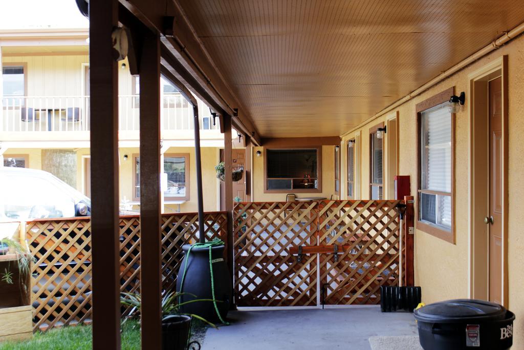 ליווינגסטון Country Motor Inn מראה חיצוני תמונה