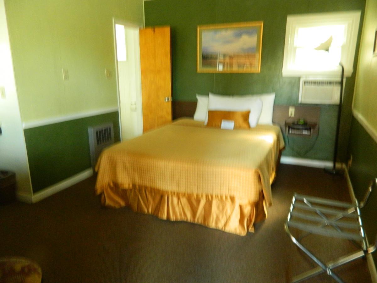 ליווינגסטון Country Motor Inn מראה חיצוני תמונה
