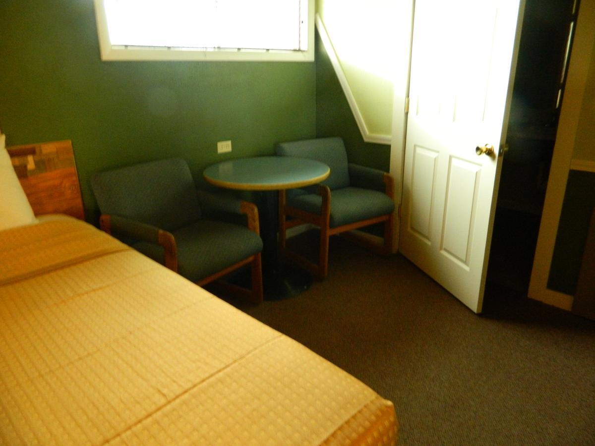 ליווינגסטון Country Motor Inn מראה חיצוני תמונה